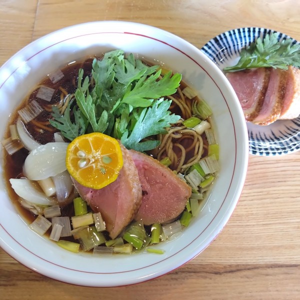 「【限定】鴨醤油そば1000円、鴨ロース300円」@麺 㐂色の写真
