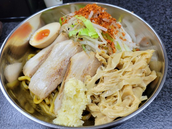 「汁なし和風カリー中盛(ニンニク)+メンマ」@らーめん 汁なし 兄貴んちの写真