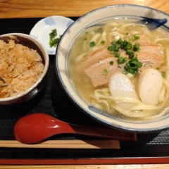 沖縄家庭料理 琉球市場 やちむんの画像