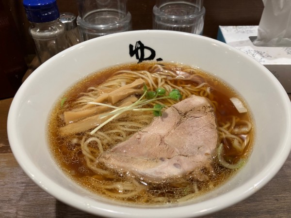 「淡麗煮干しラーメン醤油＋中盛り」@ラーメン専門店ゆうひ屋の写真