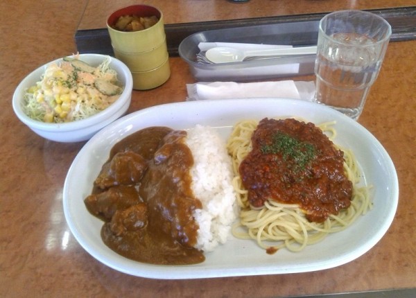 「トッピングセット(チキンカレー、ミートソース)(1040円)」@パピーの写真