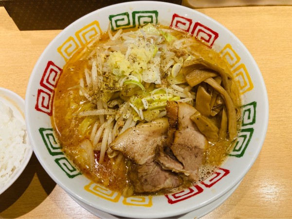 「【限定】味噌ラーメン 大(専用太麺、辛痺1、背脂)＋ライス」@ガリデブチュウの写真