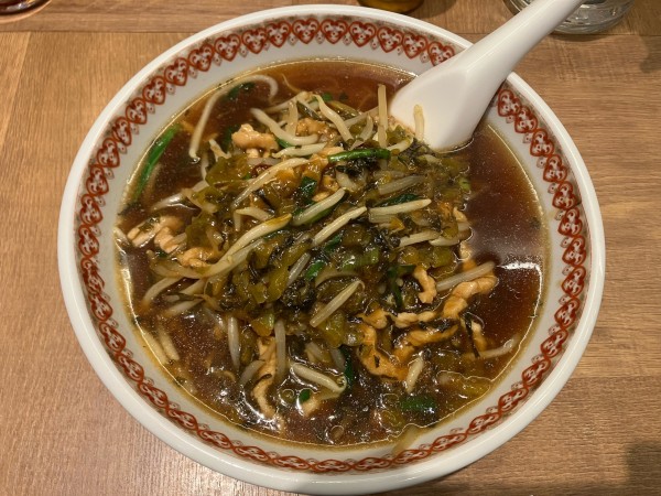 「高菜そば　968円(税込)」@餃子の王様 龍吟 みなとみらい店の写真