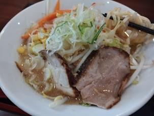 「みそラーメン(無料野菜増し)(880)」@ラーメン岩佐 下鶴間店の写真