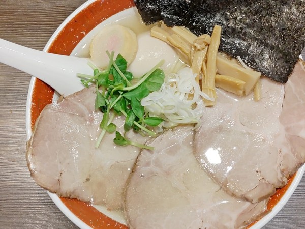 「魚だし塩ラーメン＋贅沢」@拉麺5510の写真
