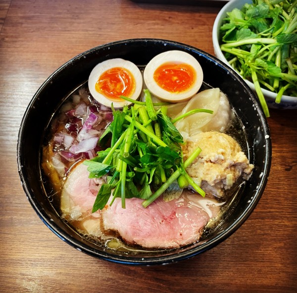 「限定 東北ロッケンロール中華そば2023(醤油) セリ増し」@麺屋58の写真