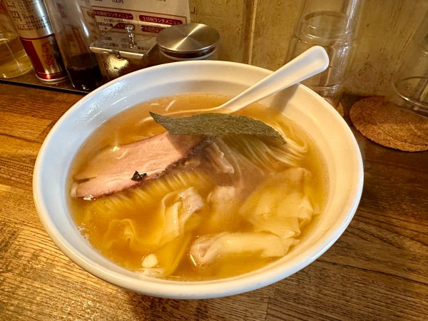 「塩ワンタンメン」@荏原町しなてつの写真