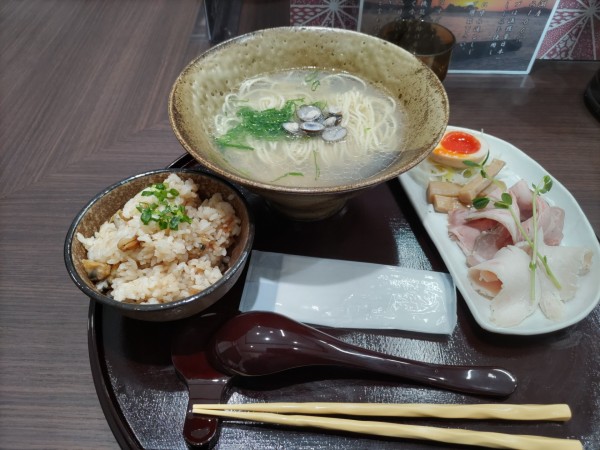 「しじみ塩　極」@らーめん埜唄の写真