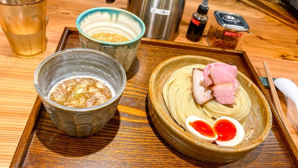 「つけ汁2種つけめん（豚骨魚介/海老）¥1,250」@あいだやの写真