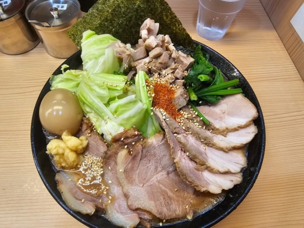 「チャーシュー麺、チャーシュー増し、味玉、キャベツ」@ラーメン 大國家の写真