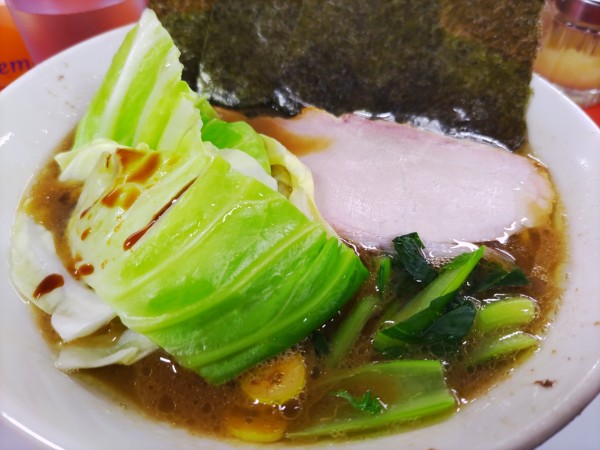 「ラーメン キャベツ」@家系ラーメン ぱんちっの写真
