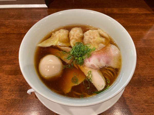 「特醤油らぁ麺」@麺や維新の写真