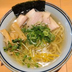 貝出汁塩ラーメン　８９０円　※