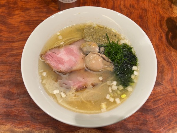 「【期間限定】牡蠣の塩そば＋牡蠣のコンフィ」@三馬路 東京店の写真