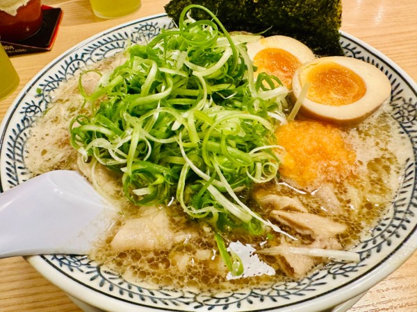 「味玉肉そば+ドッカンねぎ【970円】」@丸源ラーメン 座間広野台店の写真