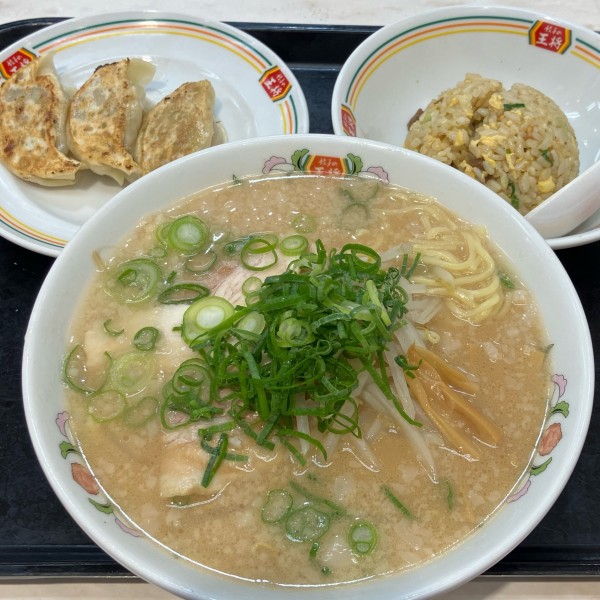 「餃子の王将ﾗｰﾒﾝｾｯﾄ1108円」@餃子の王将 千葉ニュータウン中央店の写真