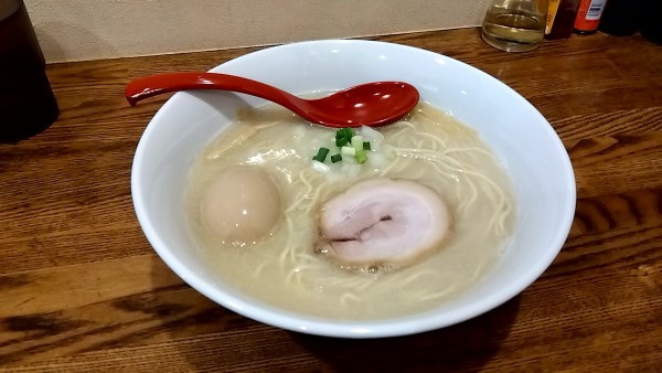 「鯛塩らーめん（９００円）＋味玉（１００円）」@らーめん 縁の写真