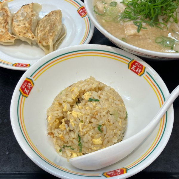 「餃子の王将ﾗｰﾒﾝｾｯﾄ1108円」@餃子の王将 千葉ニュータウン中央店の写真