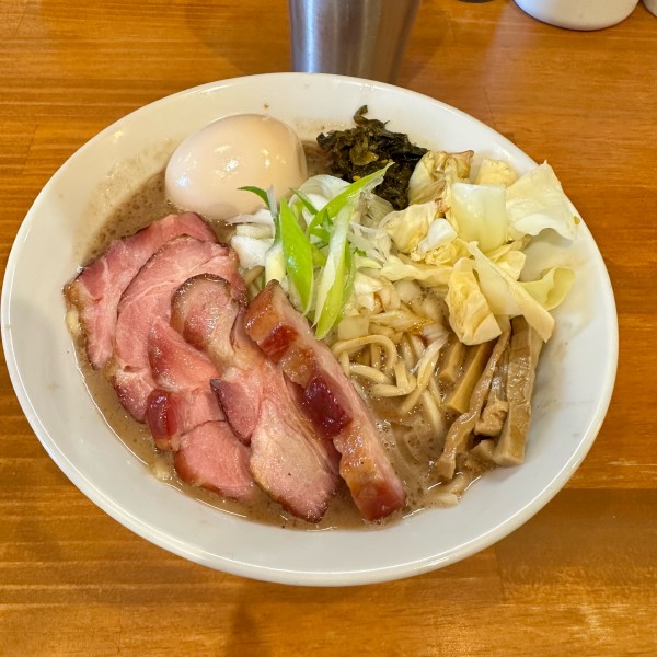 「豚と水のそば特製」@拉麺mellowの写真