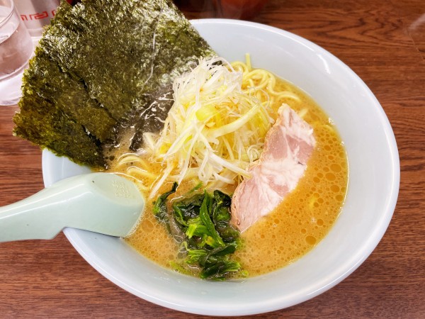 「ネギラーメン　900円」@とんぱた亭 片倉町店の写真
