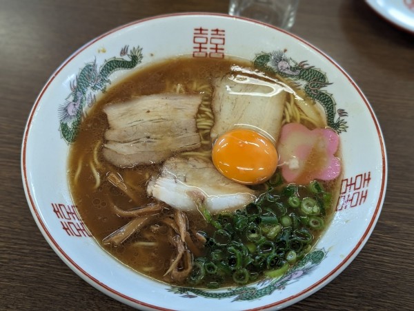 「生卵入中華そば」@泉善の写真