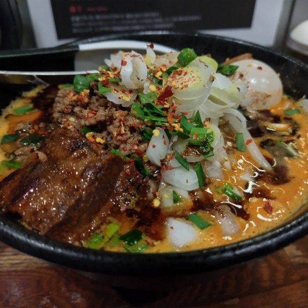 「特製味噌担々麺　1250円」@らーめんぶたまろの写真