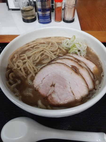 「濃厚中華そば(トッピング：チャーシュー)」@つけ麺 中華そば 佐とうの写真