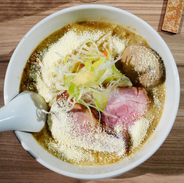 「【期間限定】ベジ味噌＋チーズ＋半熟卵＋生ビール」@麺や 豊の写真