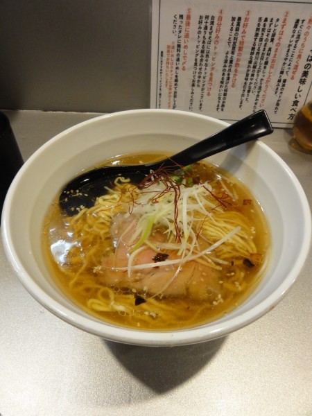 「琥珀醤油拉麺500円」@天雷軒 神谷町の写真