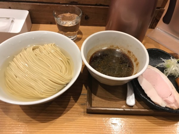 「つけ麺300g 醤油山椒油＋藻塩・わさび」@麺屋鈴春の写真
