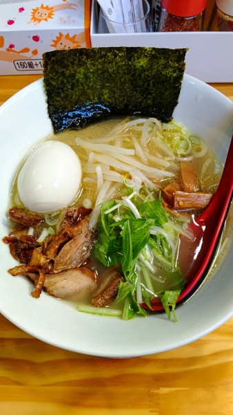 「親鶏味玉らーめん 塩 850円」@とりよしらーめん 前橋千代田町本店の写真