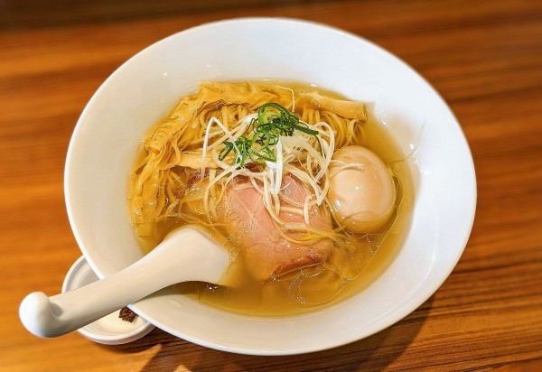 「味玉塩らぁ麺」@らぁ麺 みのる田の写真