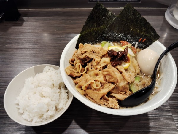 「【今月の限定】アサリ貝出味噌ラーメン 1200円」@ど・みそ 町田店の写真