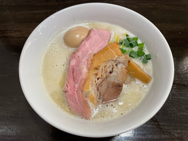 「とりそば・ストレート麺」@ラーメン屋 ステイゴールドの写真