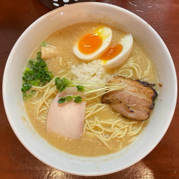 「味玉濃厚塩鶏そば ¥900 極濃 ¥100」@麺屋 くまがいの写真