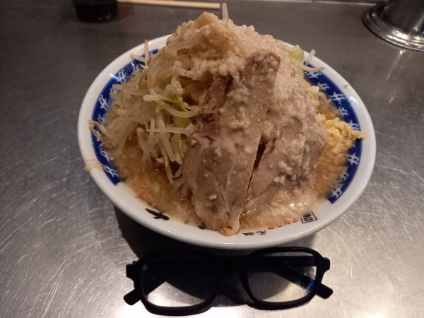 「ラーメン(野菜多め・脂増し増し・ニンニク少し)」@らーめん大 大森店の写真