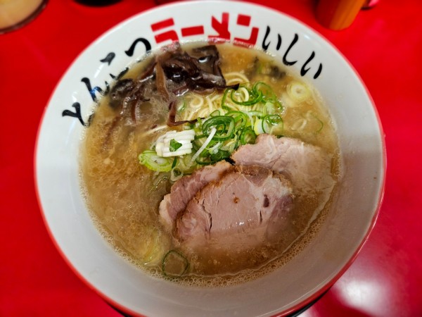 「かたラーメン」@とんこつラーメン いしいの写真