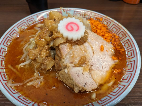 「トマティーナ（ミニ）+アブラ、辛揚げ、バジル」@麺屋 神工の写真