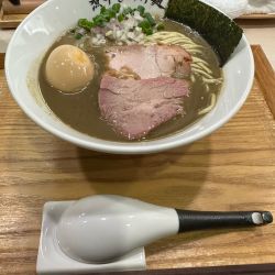 燻製半熟味玉濃厚煮干しそば中盛り