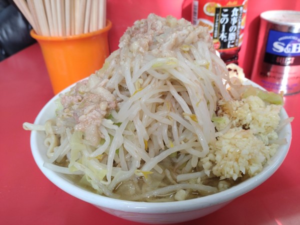 「小豚ラーメン　野菜　ニンニク　アブラ」@ラーメン二郎 三田本店の写真