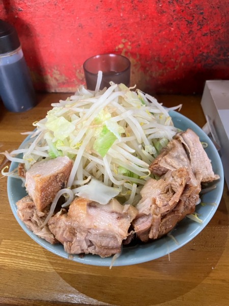 「チャーシュー麺　野菜マシ」@ラーメン髭の写真