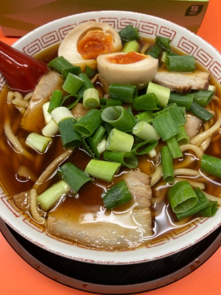 「中華そば中盛＋味玉＋ごはん¥940」@麺屋7.5Hz+ 梅田店の写真