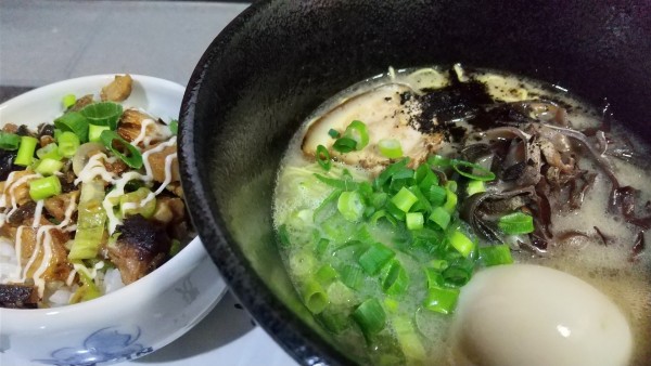 「豚骨しょうゆ(800円)」@麺場五代目の写真