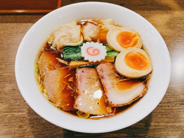 「特製地鶏中華そば 醤油」@らーめん楓の写真