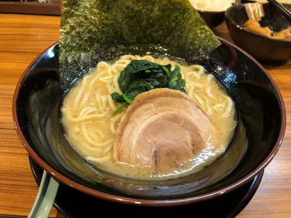 「ラーメン(醤油)」@横浜家系ラーメン 壱角家 落合南長崎店の写真