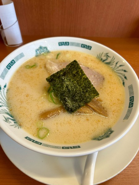 「豚骨ラーメン」@日高屋 市ヶ谷屋八幡町店の写真