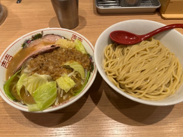「限定　豚煮干しつけ麺大」@鶏と魚だしのつけめん哲 溝の口店の写真