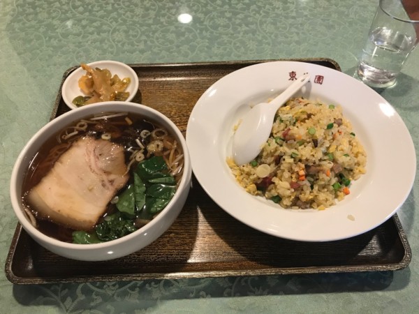 「叉焼麺（ハーフ）&五目チャーハン（ハーフ）1000円」@東生園の写真