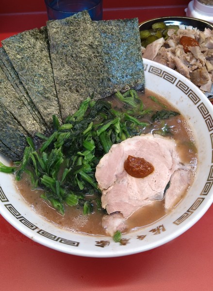 「ラーメン+ほうれん草､のり､ライス(無料)」@家系ラーメン 佐々喜家の写真