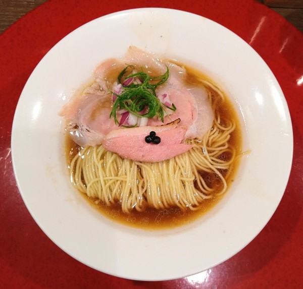 「鴨とカシスの醤油RaMen＋替え玉」@RaMen TOMO TOKYOの写真